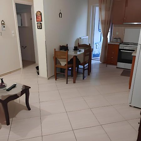 Ferienwohnung Ομορφο Διαμερισμα Στο Κεντρο Της Πολης Με Παρκιν Tríkala Exterior foto