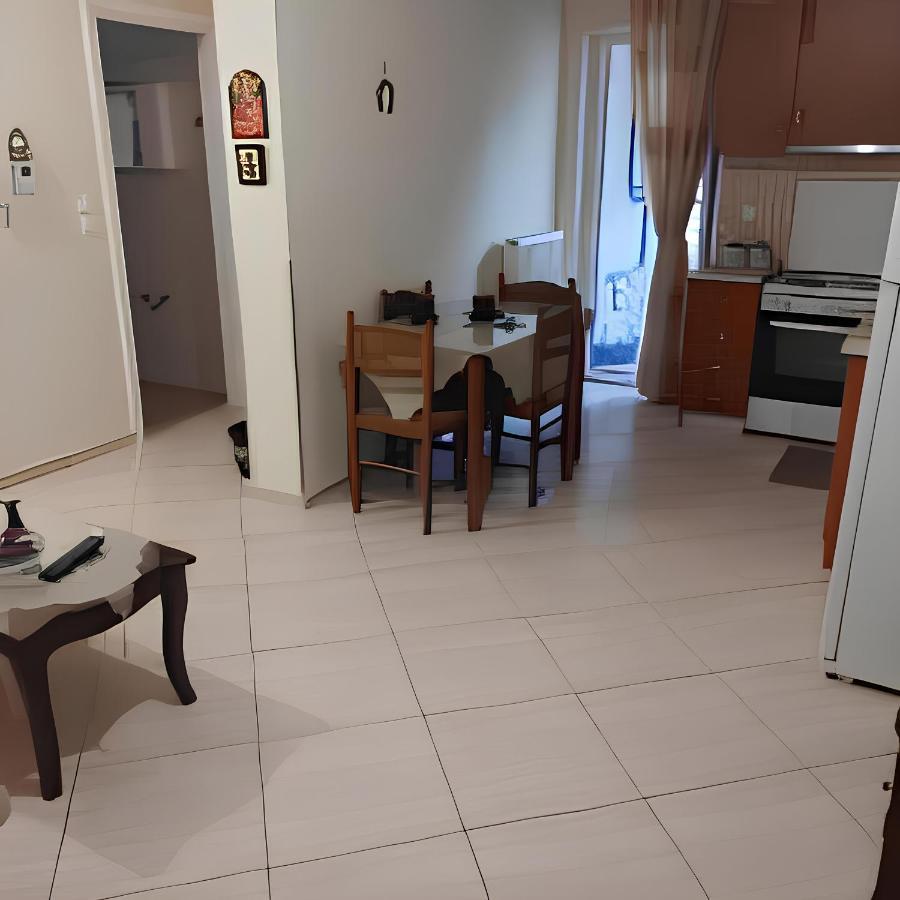 Ferienwohnung Ομορφο Διαμερισμα Στο Κεντρο Της Πολης Με Παρκιν Tríkala Exterior foto