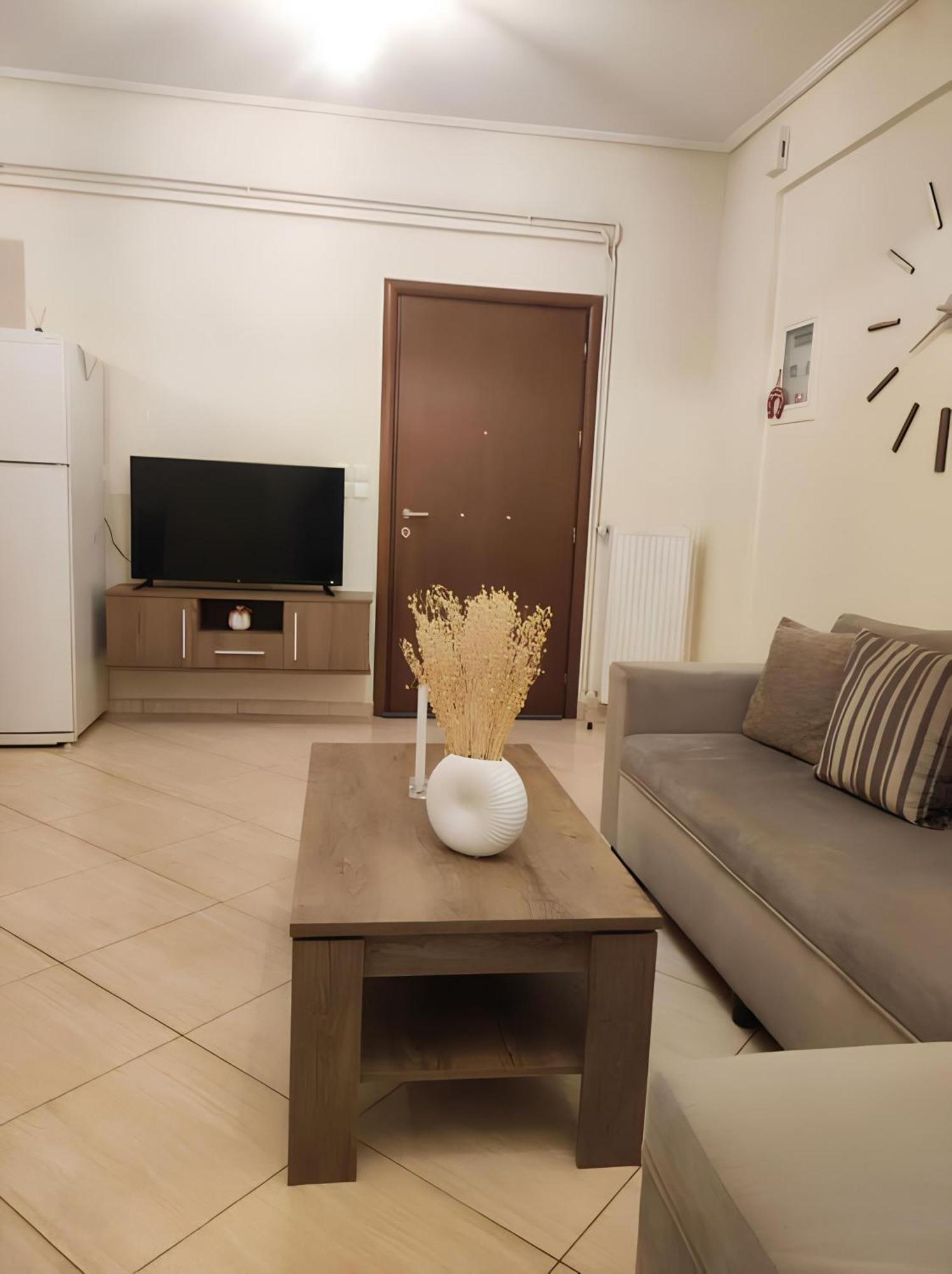 Ferienwohnung Ομορφο Διαμερισμα Στο Κεντρο Της Πολης Με Παρκιν Tríkala Exterior foto